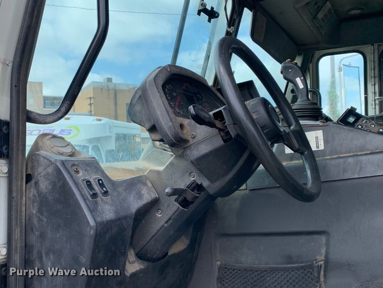 image for item DM1768 2018 Mack LR613 refuse truck