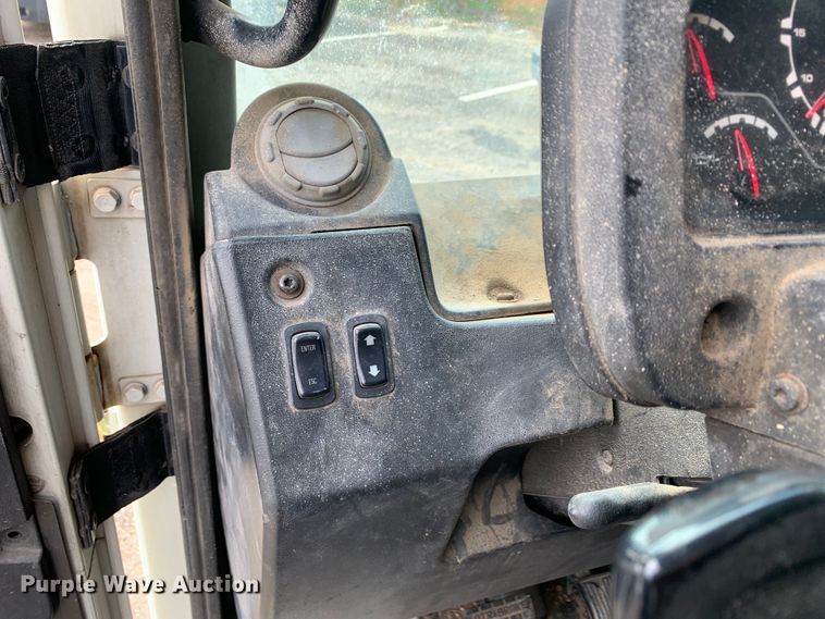 image for item DM1768 2018 Mack LR613 refuse truck