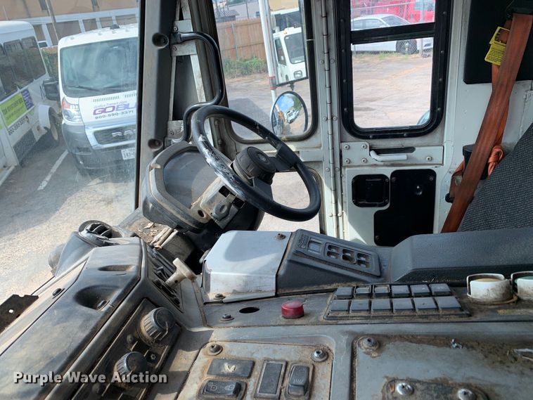 image for item DM1768 2018 Mack LR613 refuse truck