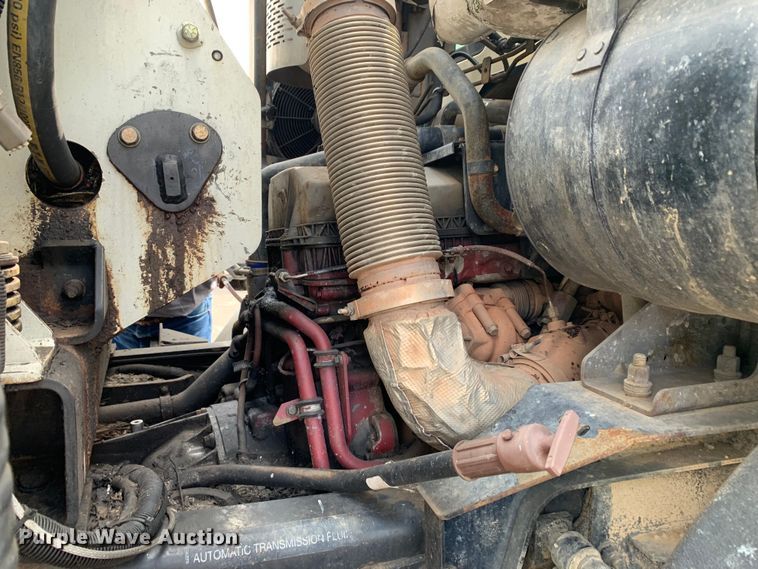 image for item DM1768 2018 Mack LR613 refuse truck