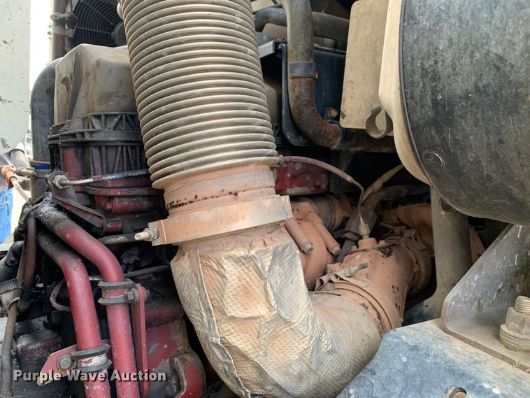 image for item DM1768 2018 Mack LR613 refuse truck