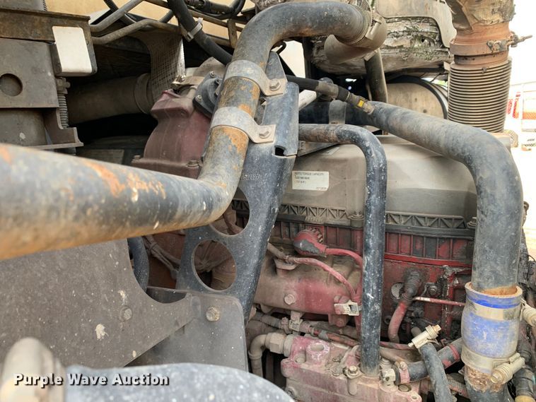 image for item DM1768 2018 Mack LR613 refuse truck