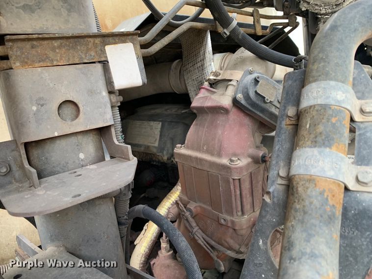 image for item DM1768 2018 Mack LR613 refuse truck