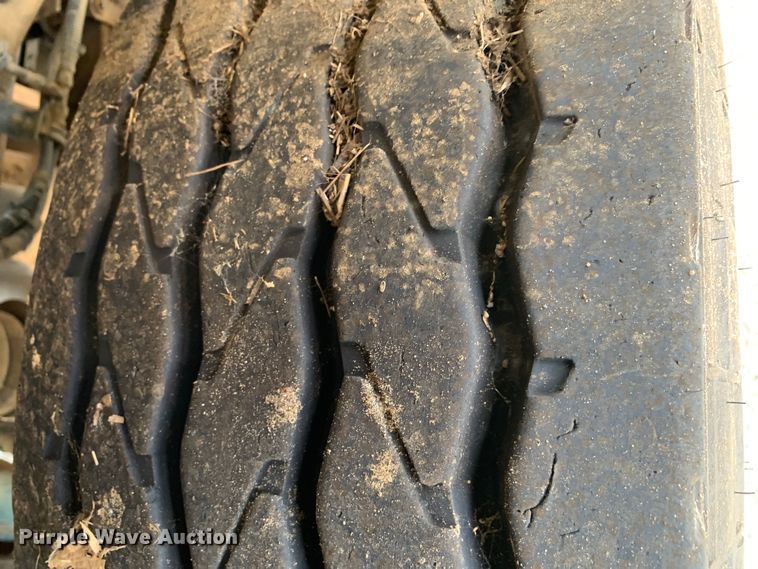 image for item DM1768 2018 Mack LR613 refuse truck