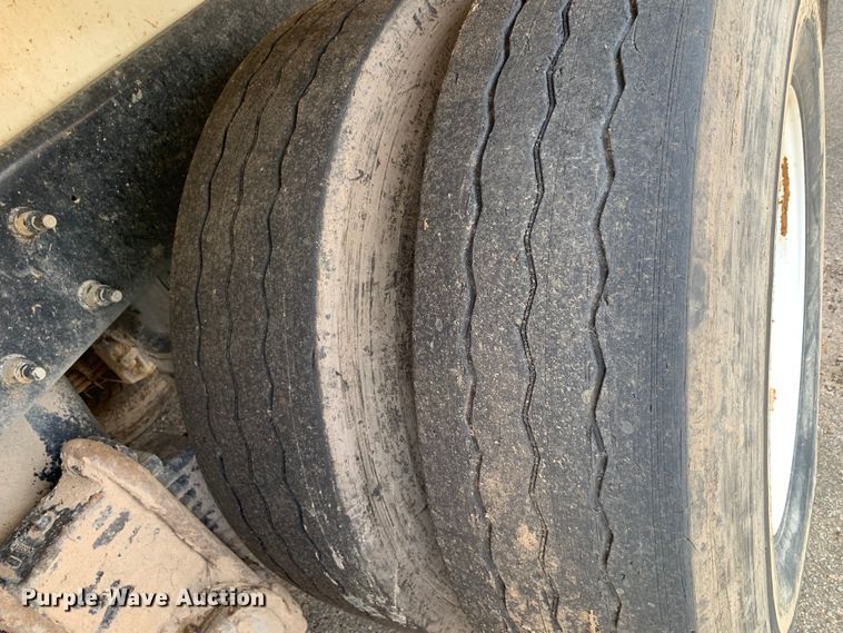 image for item DM1768 2018 Mack LR613 refuse truck