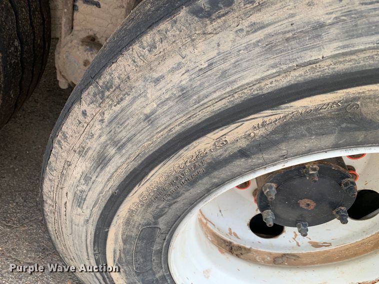 image for item DM1768 2018 Mack LR613 refuse truck