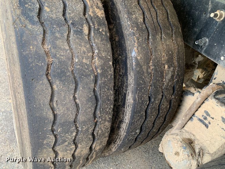 image for item DM1768 2018 Mack LR613 refuse truck