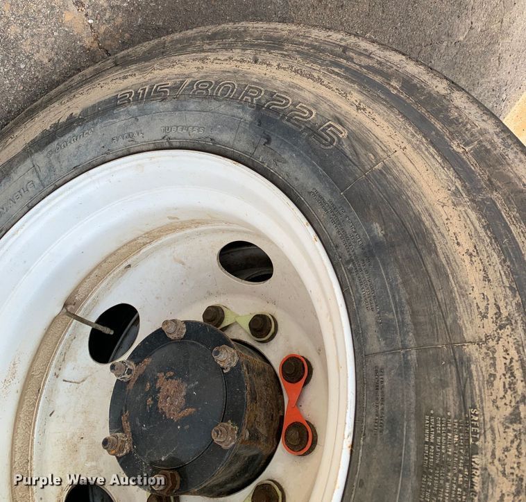 image for item DM1768 2018 Mack LR613 refuse truck