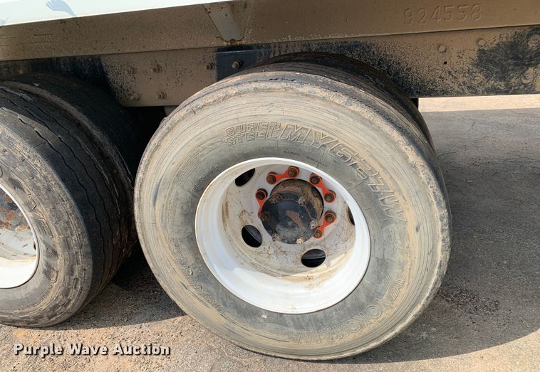 image for item DM1768 2018 Mack LR613 refuse truck