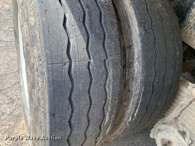 image for item DM1768 2018 Mack LR613 refuse truck