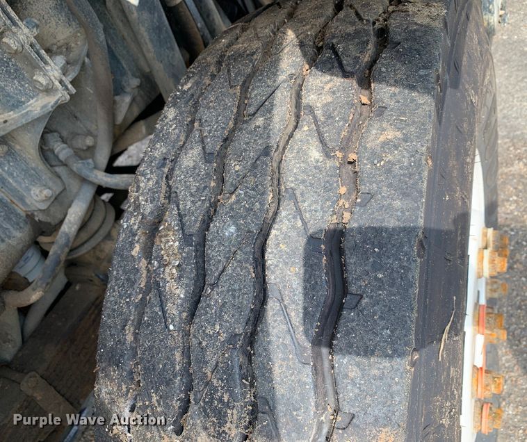 image for item DM1768 2018 Mack LR613 refuse truck