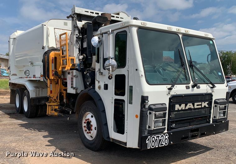image for item DM1769 2018 Mack LR613 refuse truck