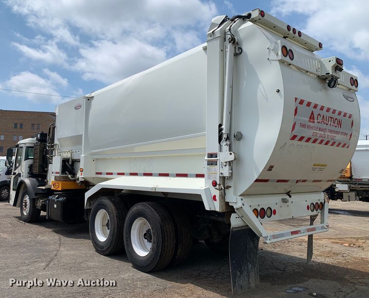 image for item DM1769 2018 Mack LR613 refuse truck