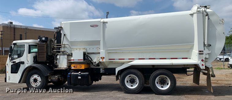 image for item DM1769 2018 Mack LR613 refuse truck
