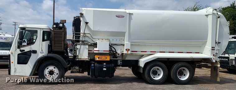 image for item DM1769 2018 Mack LR613 refuse truck