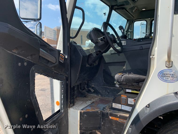 image for item DM1769 2018 Mack LR613 refuse truck