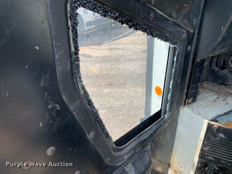 image for item DM1769 2018 Mack LR613 refuse truck