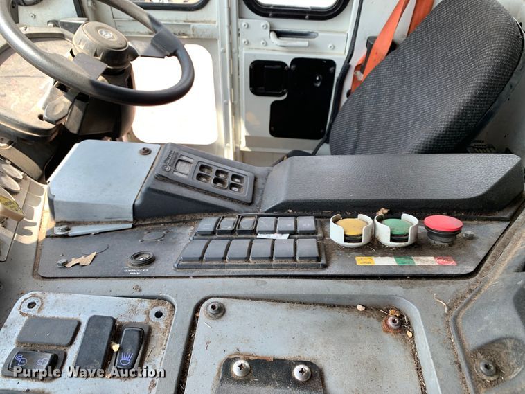 image for item DM1769 2018 Mack LR613 refuse truck