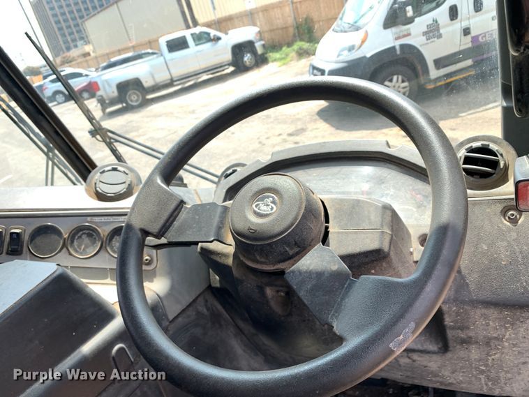 image for item DM1769 2018 Mack LR613 refuse truck