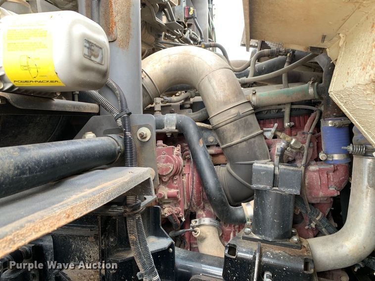 image for item DM1769 2018 Mack LR613 refuse truck