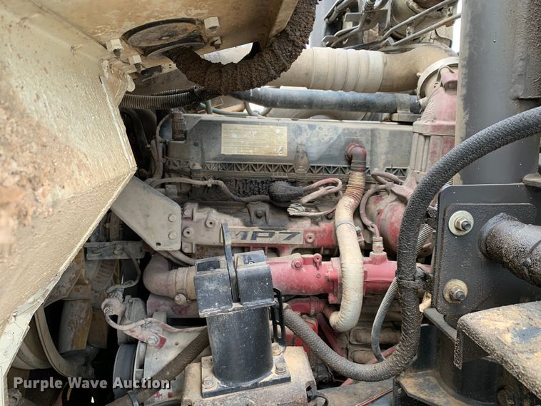 image for item DM1769 2018 Mack LR613 refuse truck