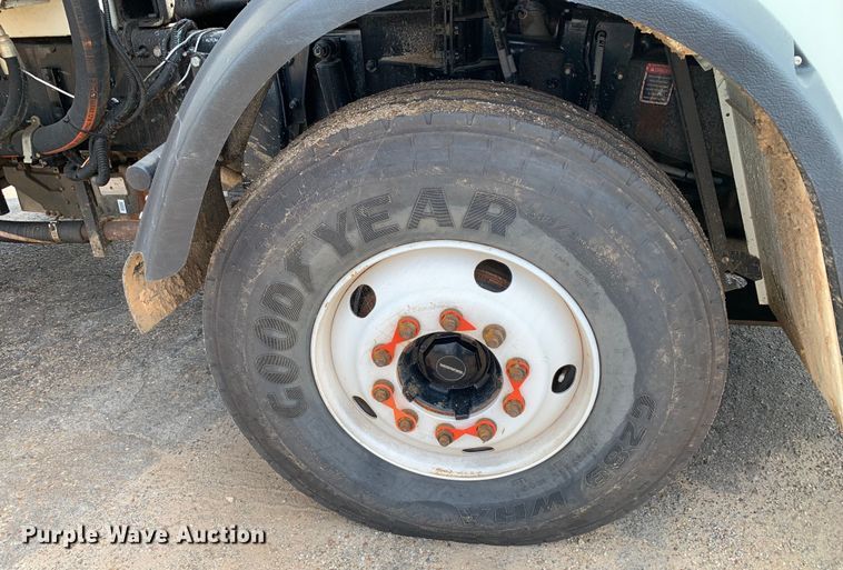 image for item DM1769 2018 Mack LR613 refuse truck