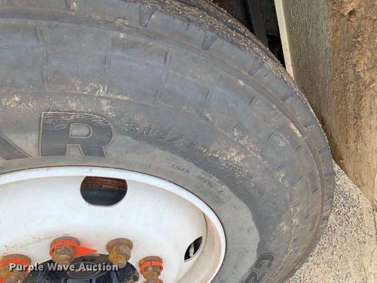 image for item DM1769 2018 Mack LR613 refuse truck