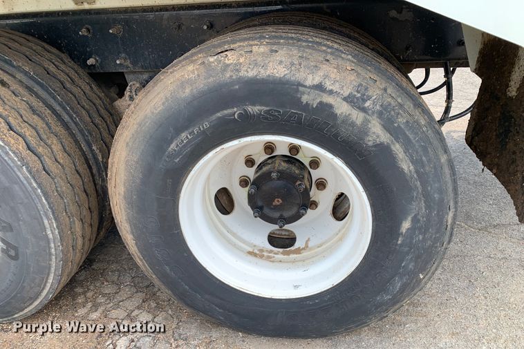 image for item DM1769 2018 Mack LR613 refuse truck