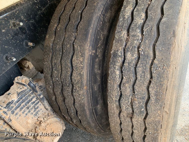 image for item DM1769 2018 Mack LR613 refuse truck