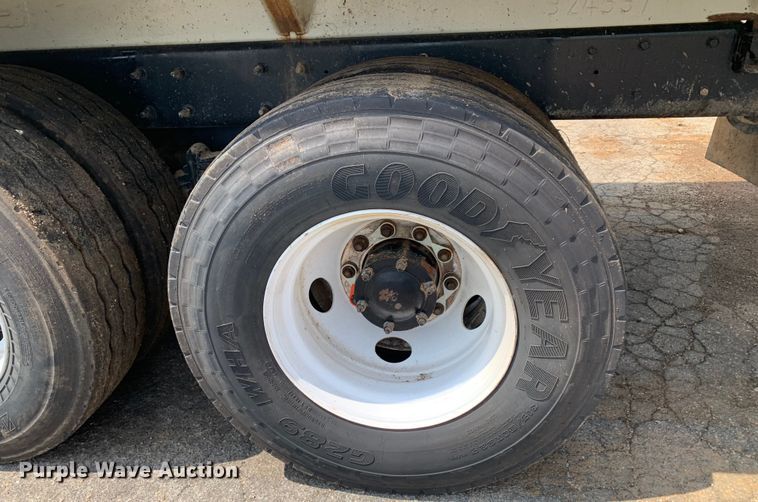 image for item DM1769 2018 Mack LR613 refuse truck