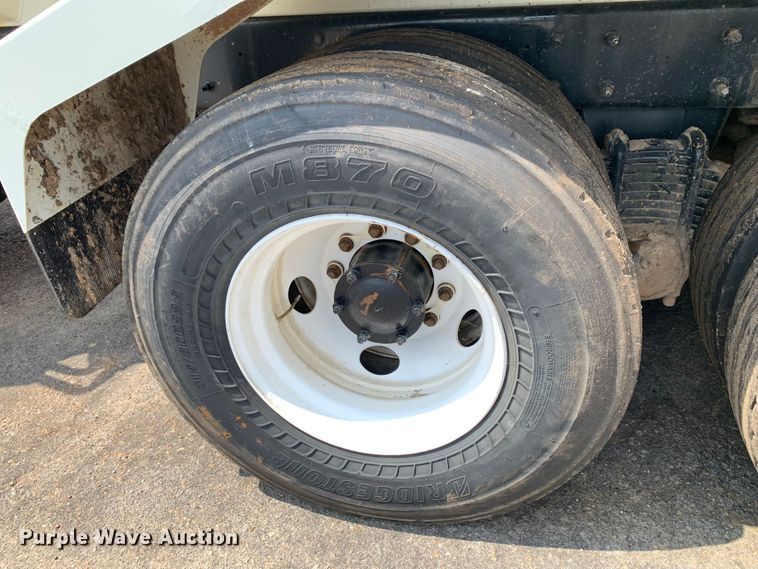 image for item DM1769 2018 Mack LR613 refuse truck