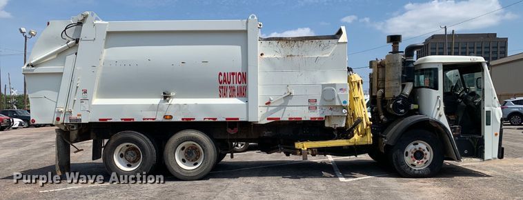image for item DM1770 2018 Mack LR613 refuse truck