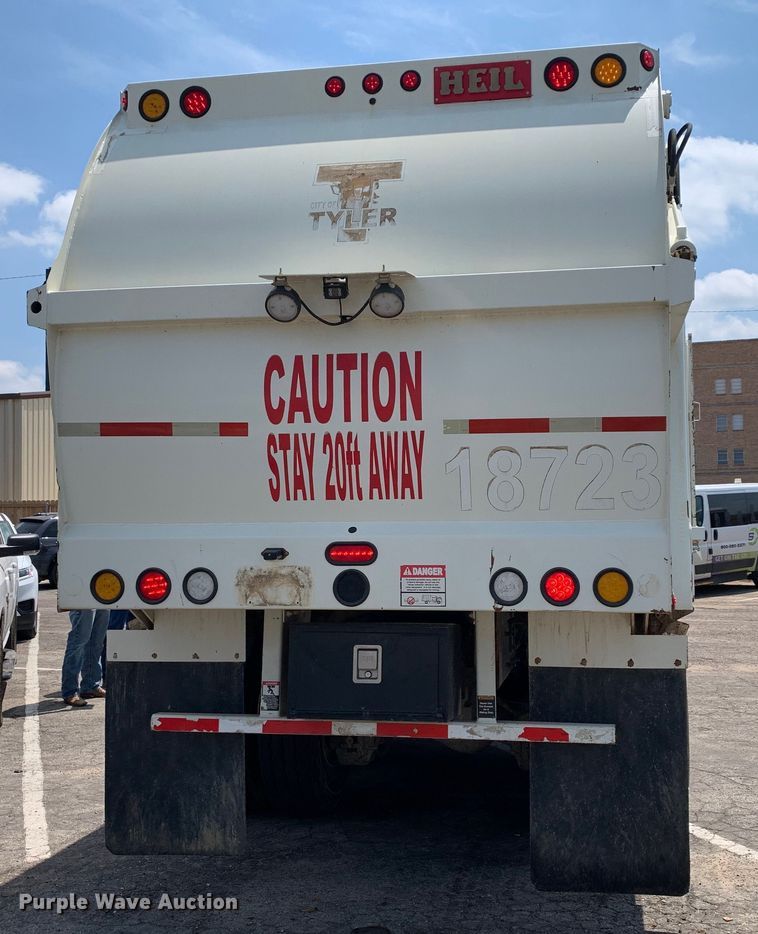 image for item DM1770 2018 Mack LR613 refuse truck