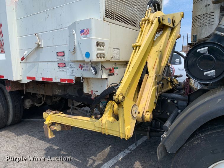 image for item DM1770 2018 Mack LR613 refuse truck