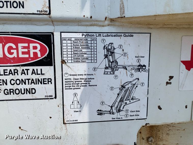 image for item DM1770 2018 Mack LR613 refuse truck