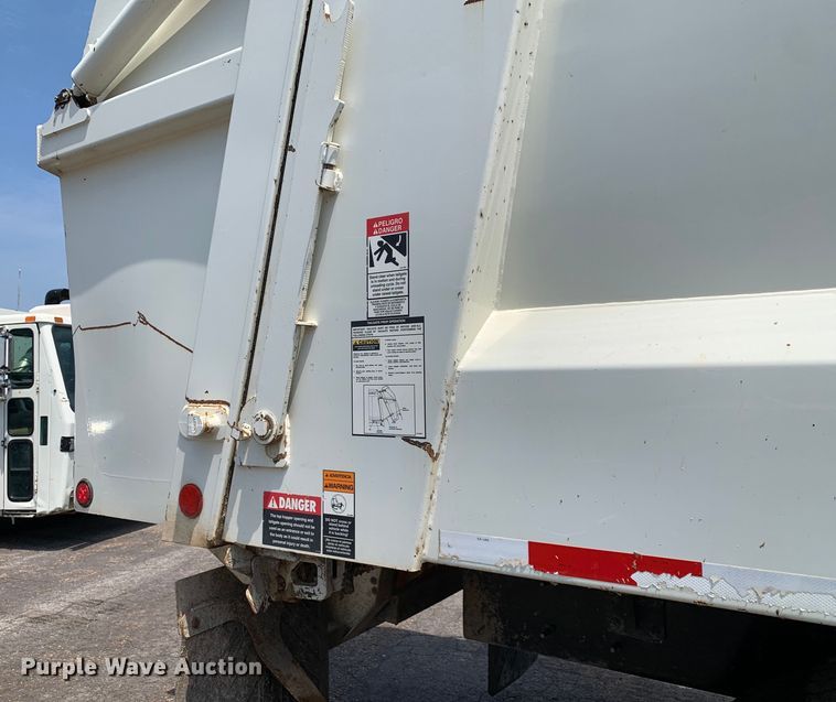 image for item DM1770 2018 Mack LR613 refuse truck