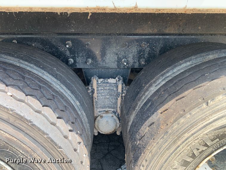 image for item DM1770 2018 Mack LR613 refuse truck