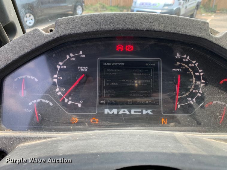 image for item DM1770 2018 Mack LR613 refuse truck