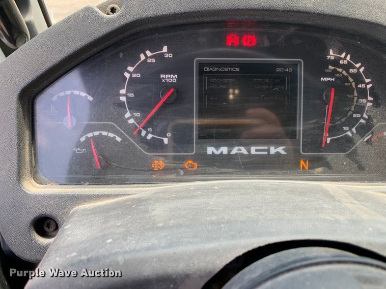 image for item DM1770 2018 Mack LR613 refuse truck