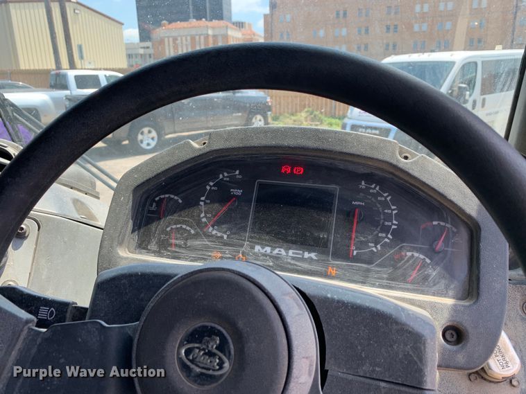 image for item DM1770 2018 Mack LR613 refuse truck