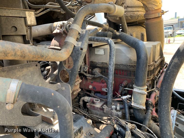 image for item DM1770 2018 Mack LR613 refuse truck