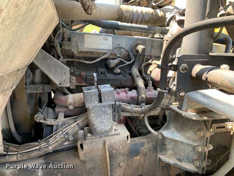 image for item DM1770 2018 Mack LR613 refuse truck