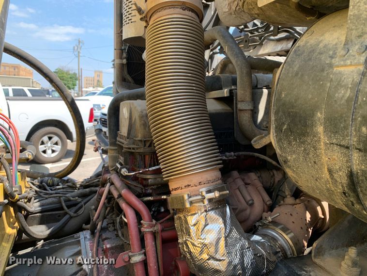 image for item DM1770 2018 Mack LR613 refuse truck