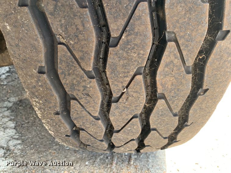 image for item DM1770 2018 Mack LR613 refuse truck