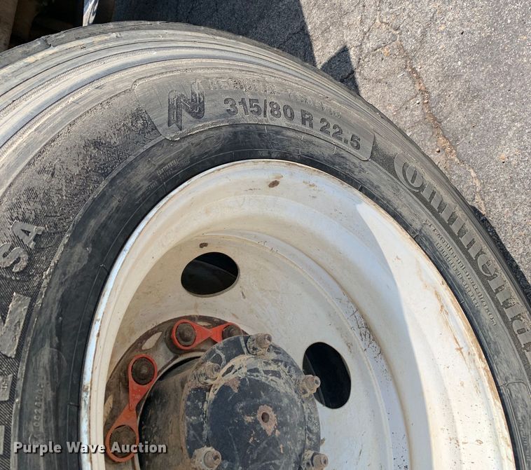 image for item DM1770 2018 Mack LR613 refuse truck