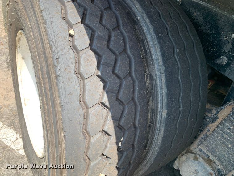 image for item DM1770 2018 Mack LR613 refuse truck