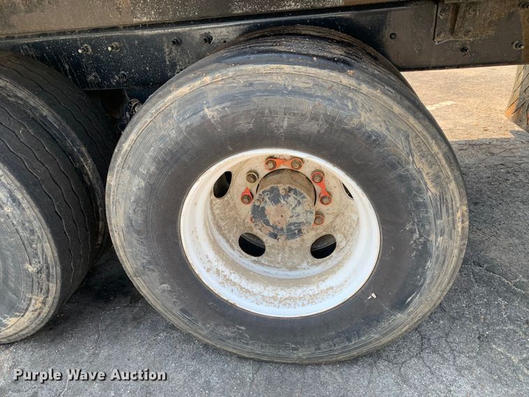 image for item DM1770 2018 Mack LR613 refuse truck