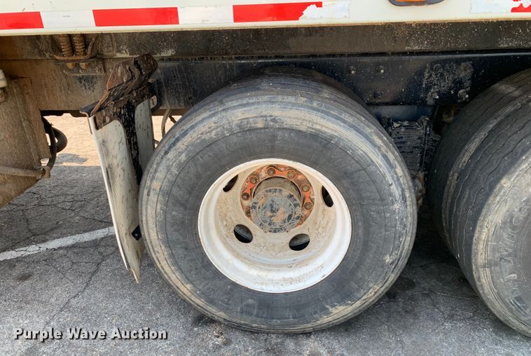 image for item DM1770 2018 Mack LR613 refuse truck