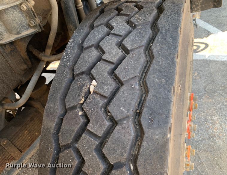 image for item DM1770 2018 Mack LR613 refuse truck