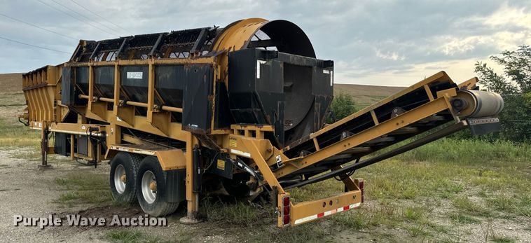 image for item DP6673 Wildcat RHC 6-230 trommel screen